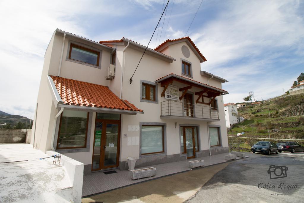 Casa Da Ribeirinha Hotell Sabugueiro  Exteriör bild